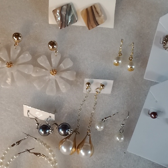 20 Pairs Gold Tone Earrings #A425 - Picture 2 of 7